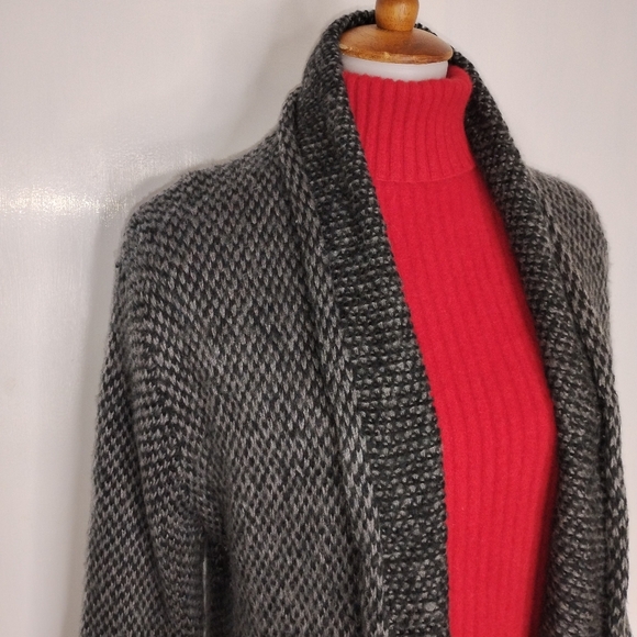 SOFT CASHMERE NEIMAN MARCUS TURTLE NECK - Picture 8 of 10